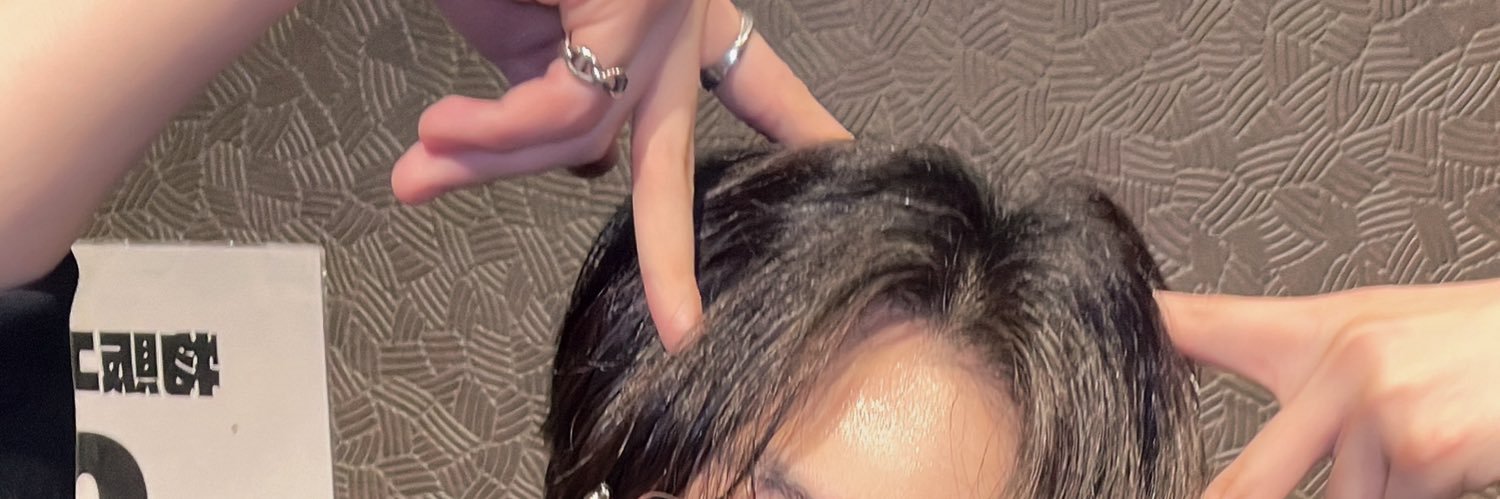 sk0122_'s profile banner image
