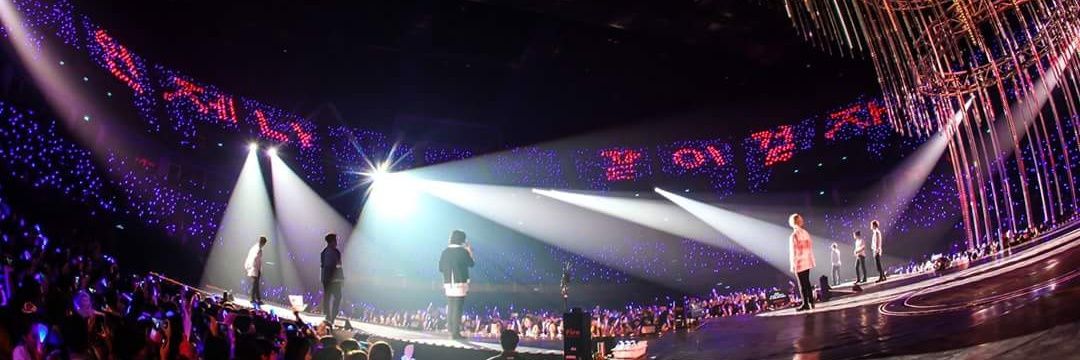 ツ La°~V€€V banner
