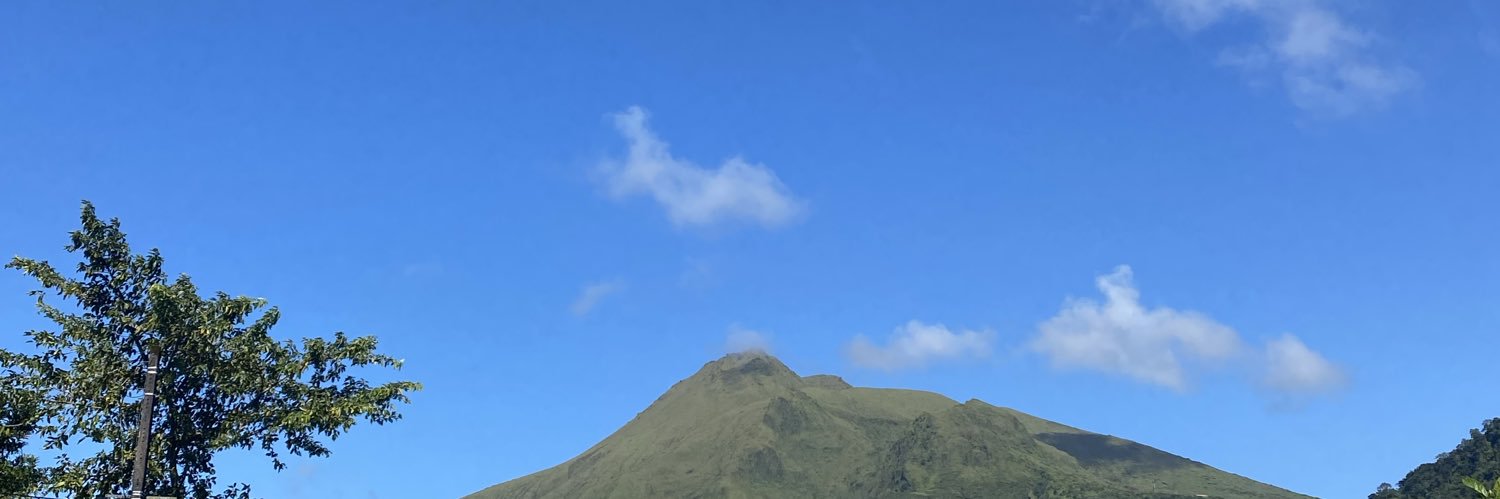 hnoems's profile banner image