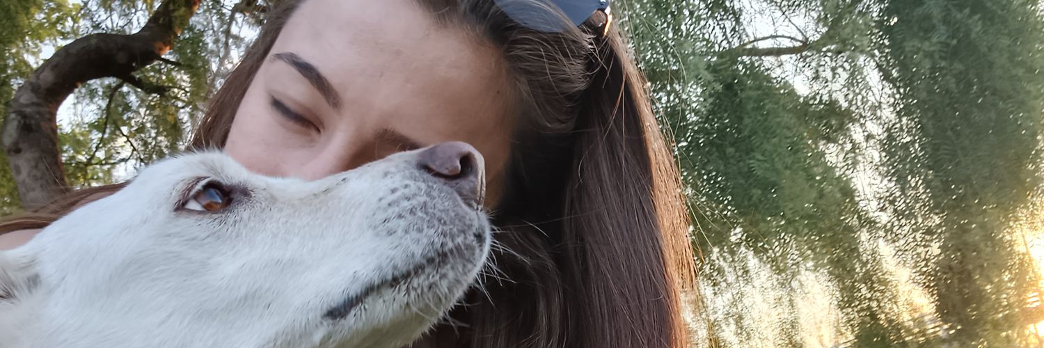 emiiigonz's profile banner image
