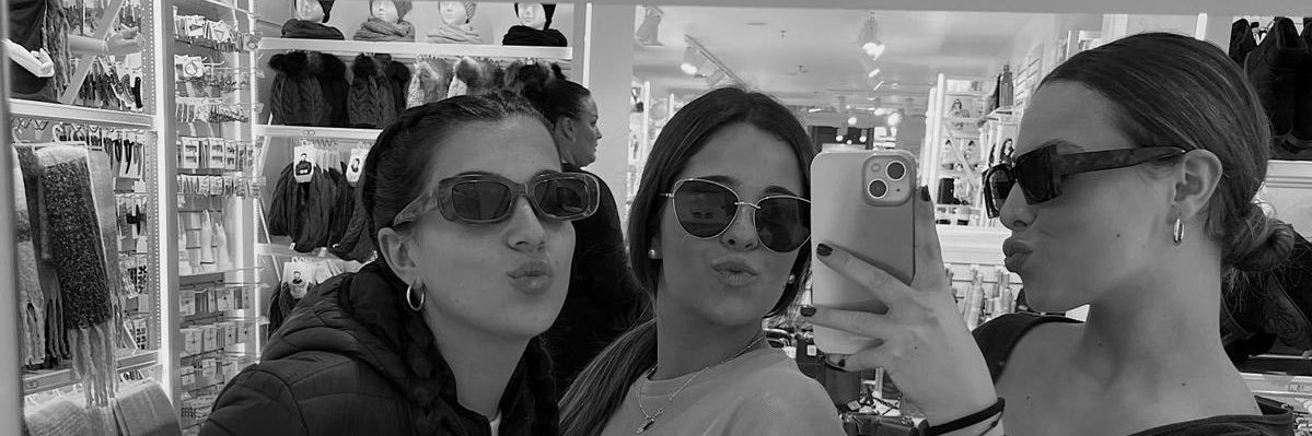 Caarla🤍 banner