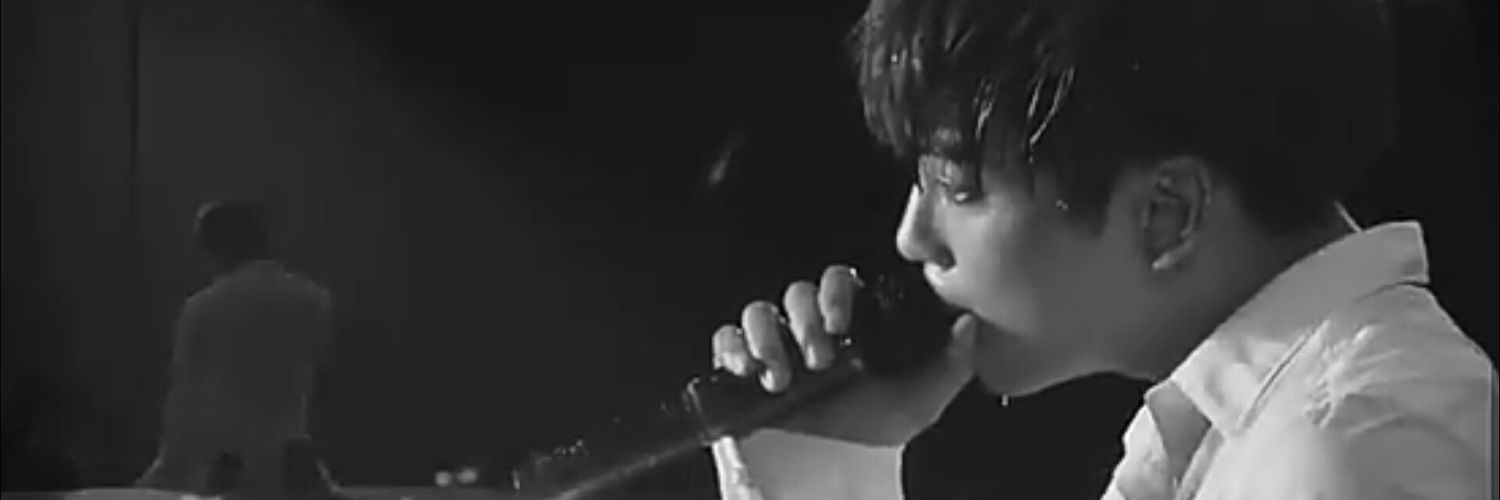 EllenofLeo's profile banner image