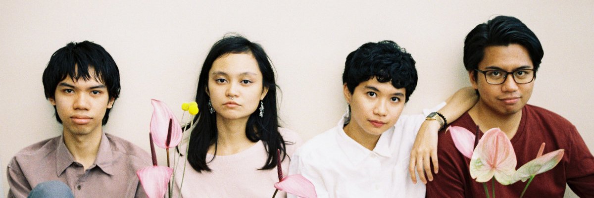 _selfisuniverse's profile banner image