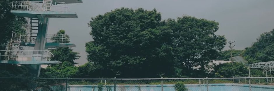 komoreqi's profile banner image
