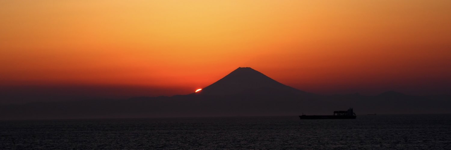 えーこく🟦 banner