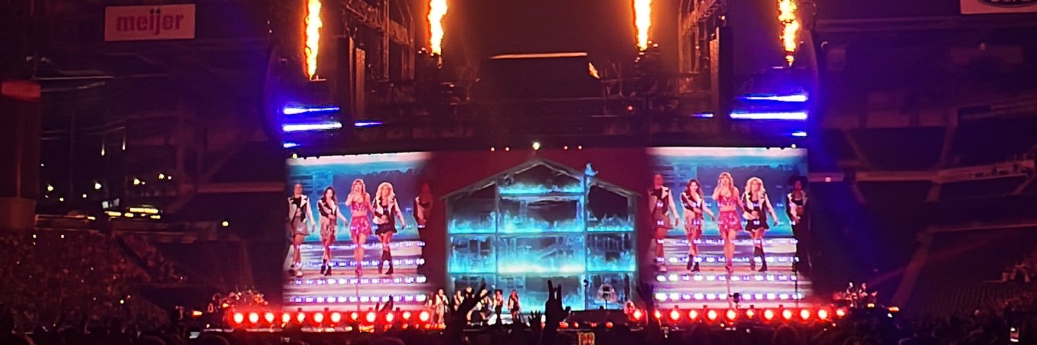 band of thieves in ripped up jeans banner