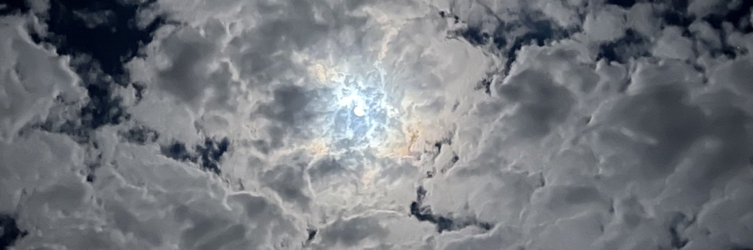 VitoriaPostai's profile banner image