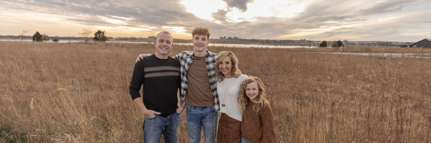 Erin_Simons21's profile banner image
