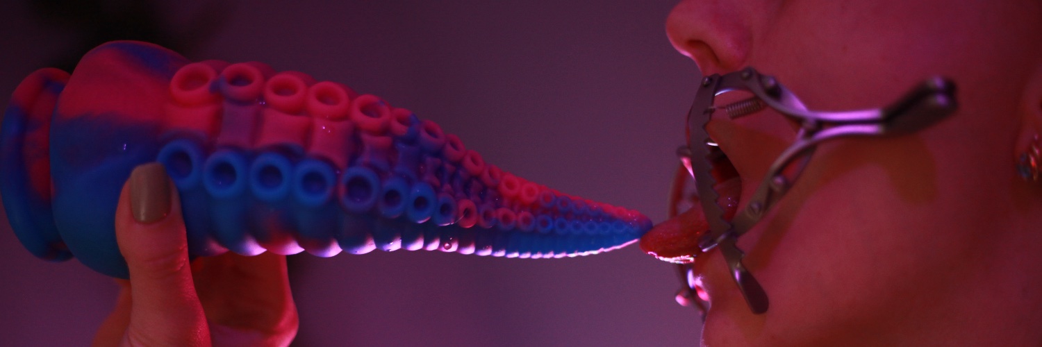 dead_c_q banner