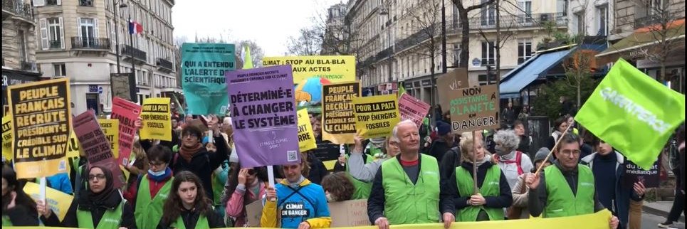 Greenpeace Paris banner
