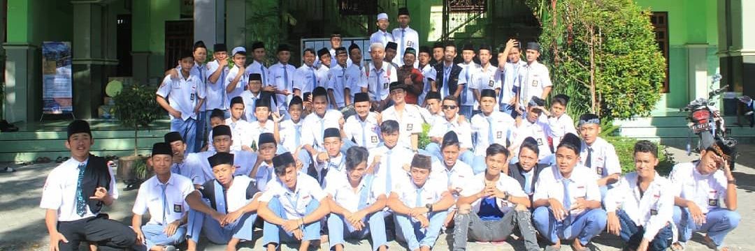 santri_over's profile banner image