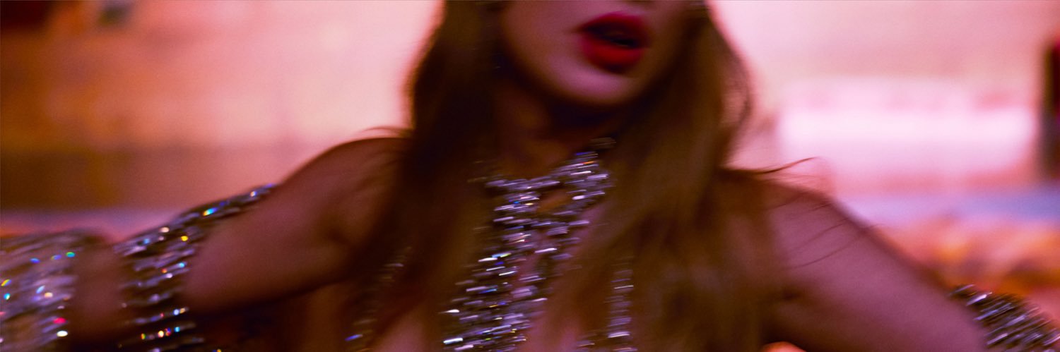 iszsna's profile banner image