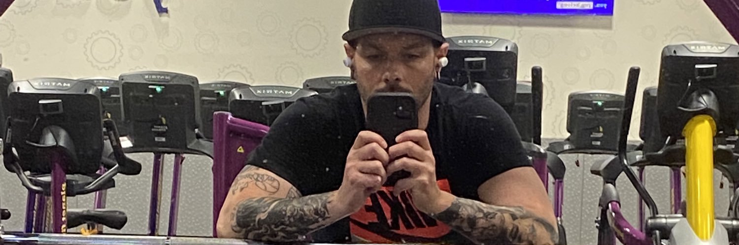 stfudizzle's profile banner image