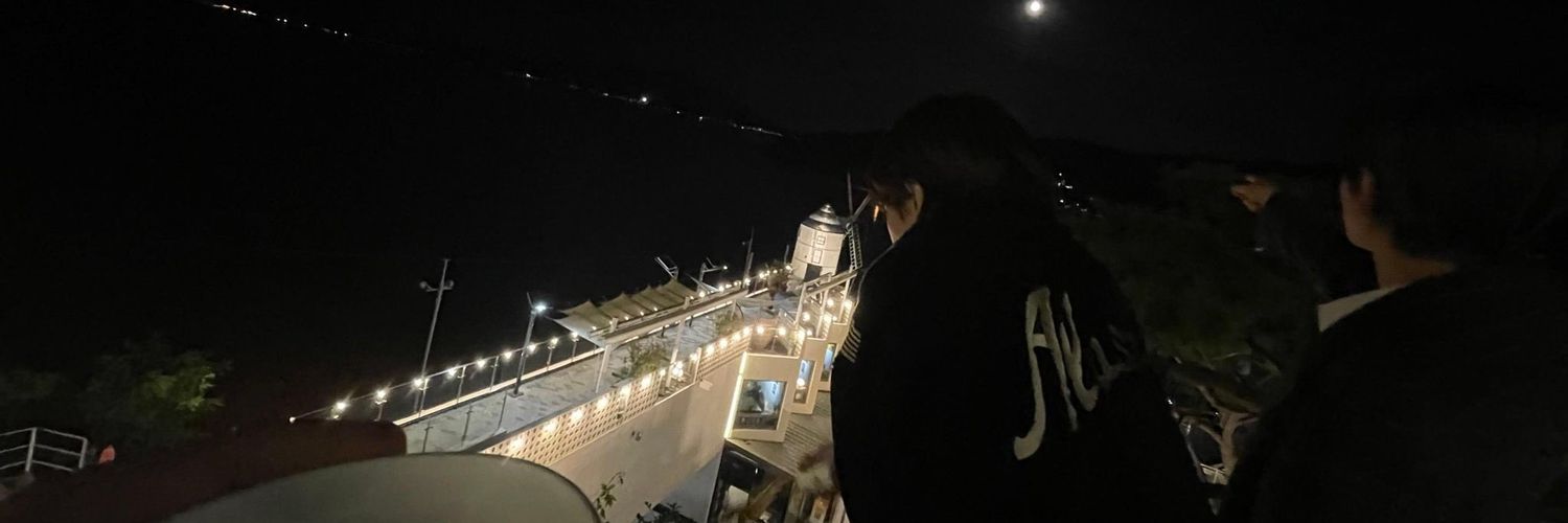 dearestbondelle's profile banner image