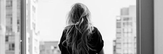 lamujervioleta banner