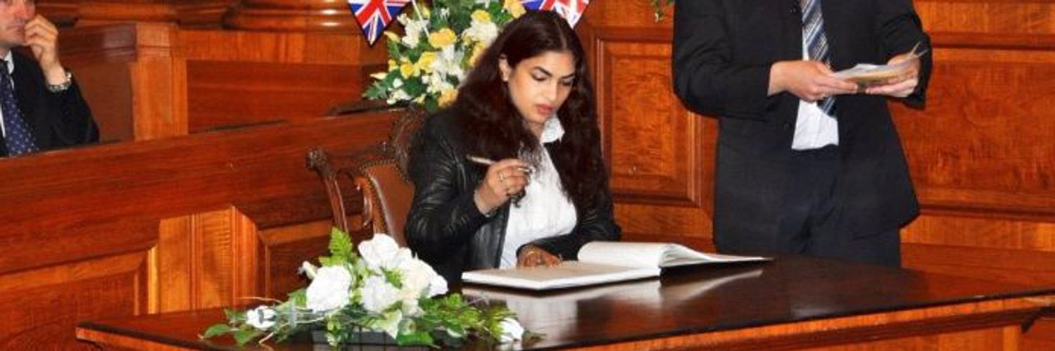 Gayatri 🇬🇧🇮🇳(BharatKiBeti)'s banner