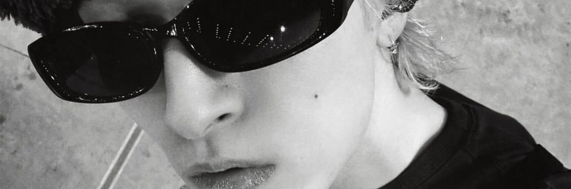 𝚁 banner