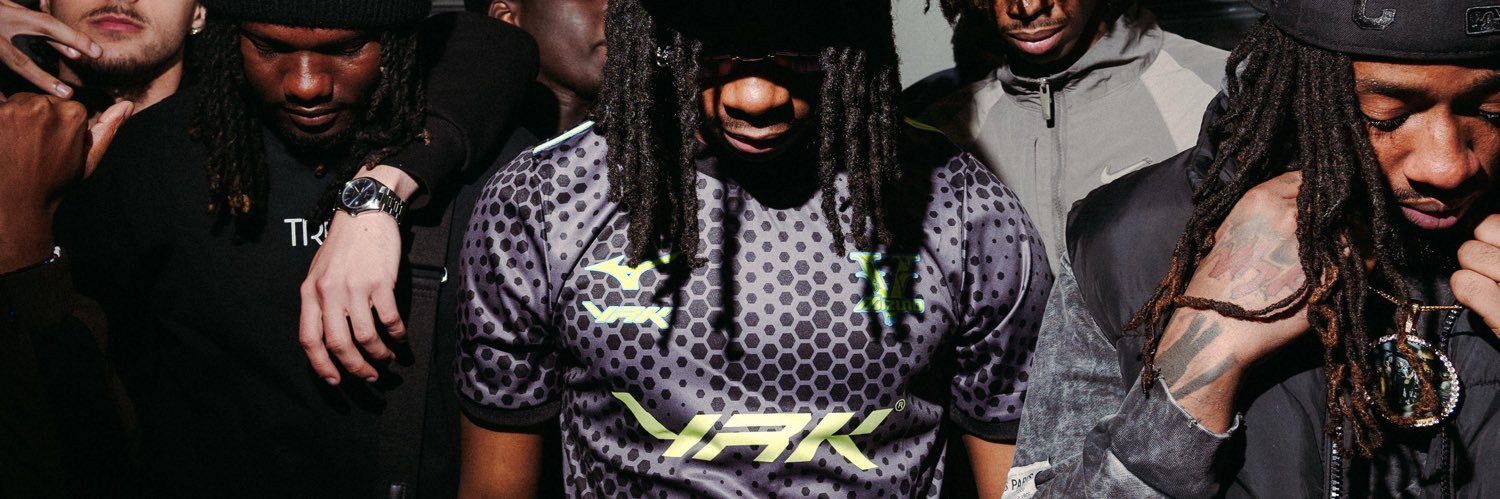 azkempi's profile banner image