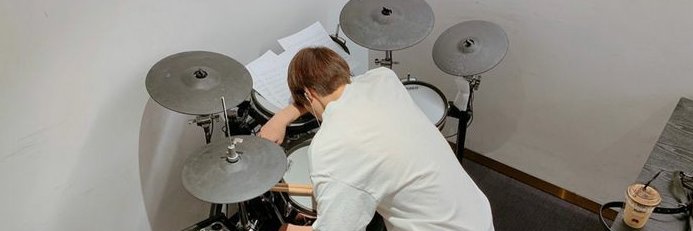 Hendery Updates banner