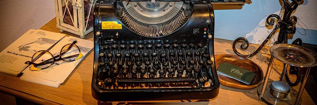 𝓢 𝓘 𝓝 𝓖 𝓡 𝓐 𝓕 𝓘 𝓢 𝓣 𝓐 banner