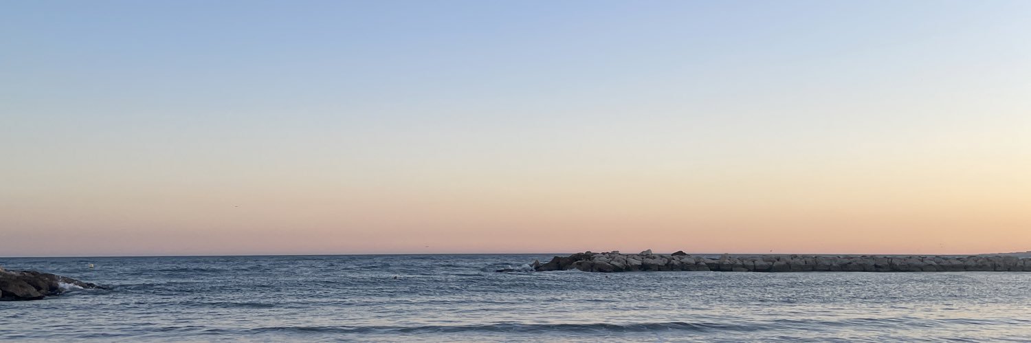 María banner