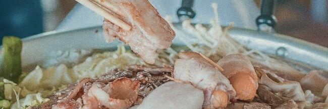 u; banner