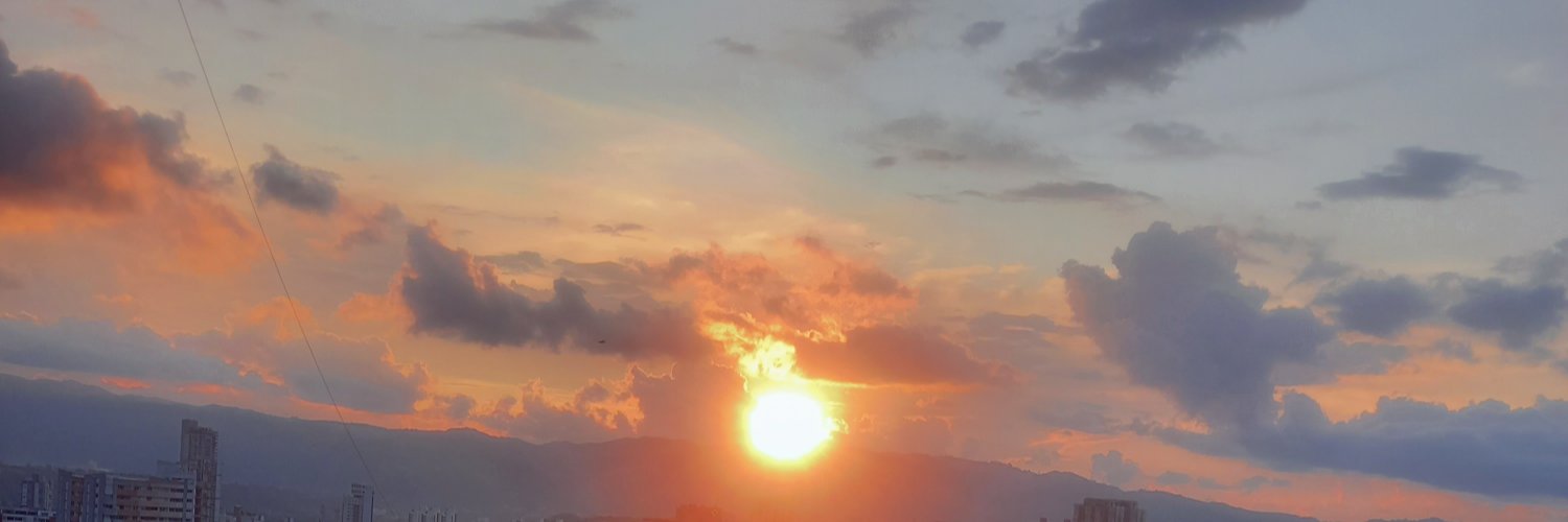 iveth85_iveth's profile banner image
