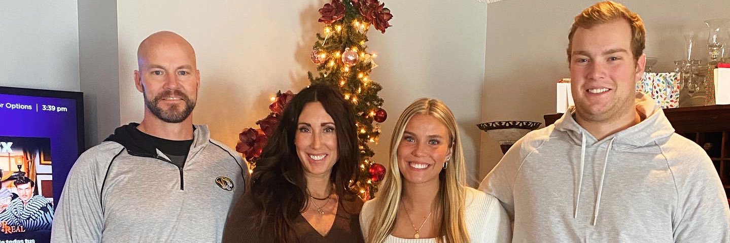 Sarah Zatechka banner