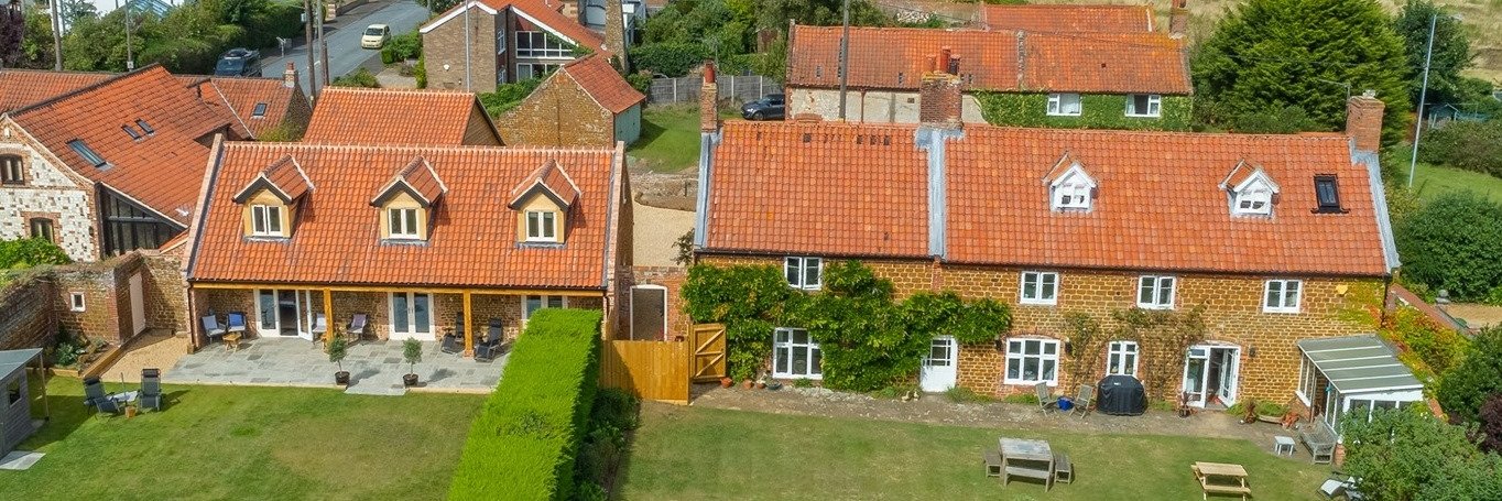 Cliff Farmhouse B&B Suites banner