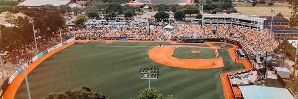 CoachcarlyM Profile Banner