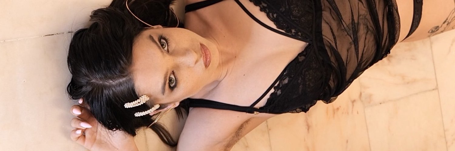 Zoe Fox vip banner