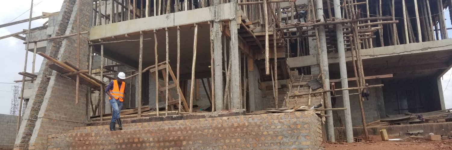 Larry👷‍♂️ banner