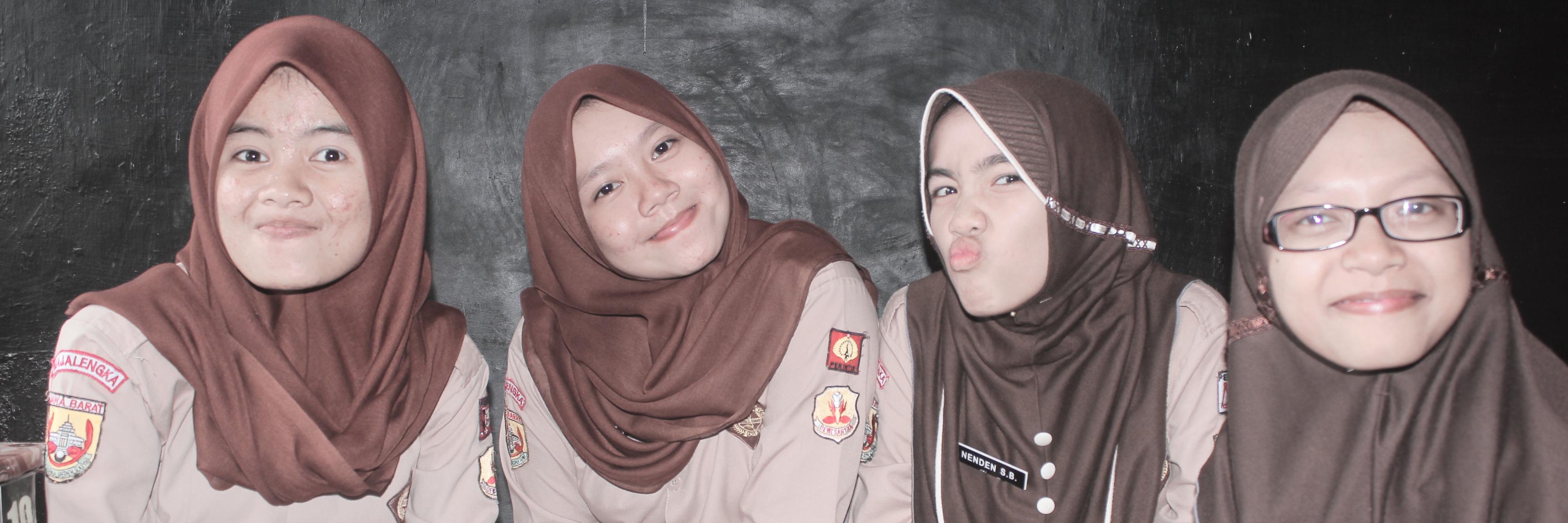 Emaay_'s profile banner image