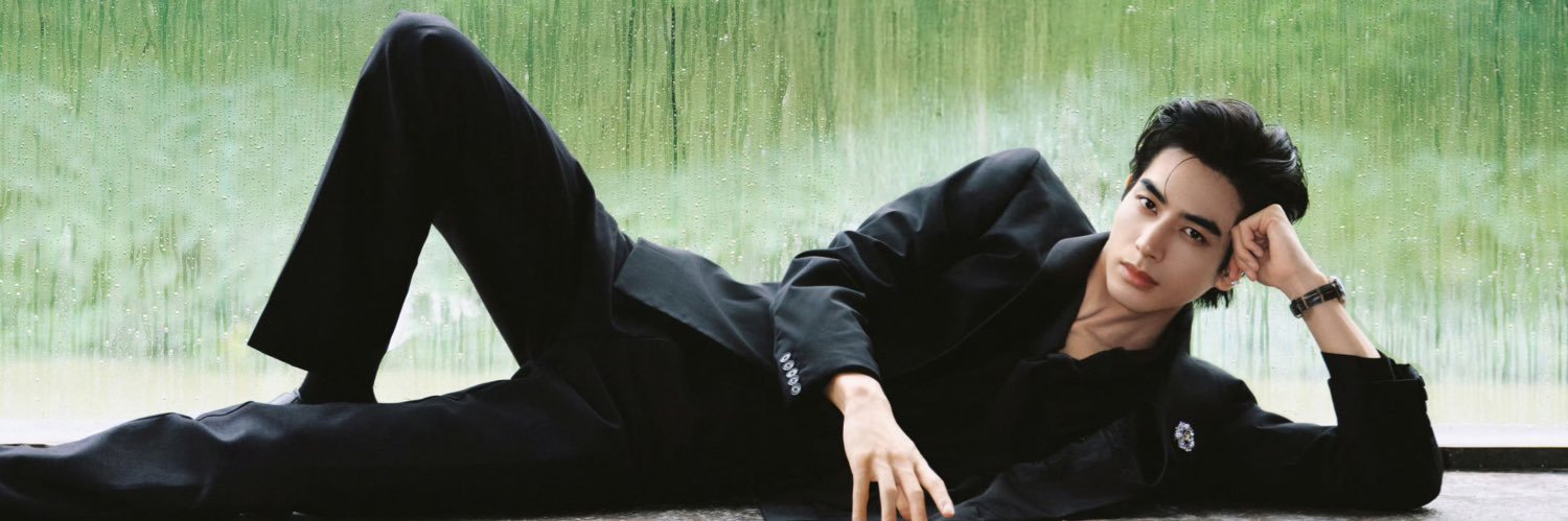 melhnas's profile banner image