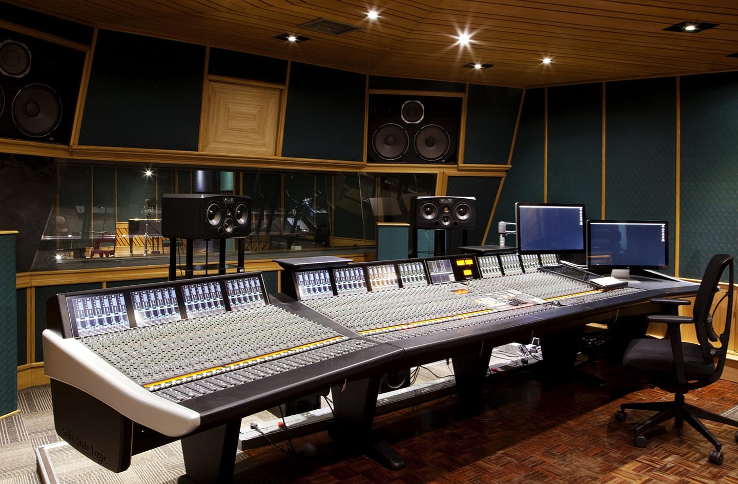 XLT_Studio's profile banner image