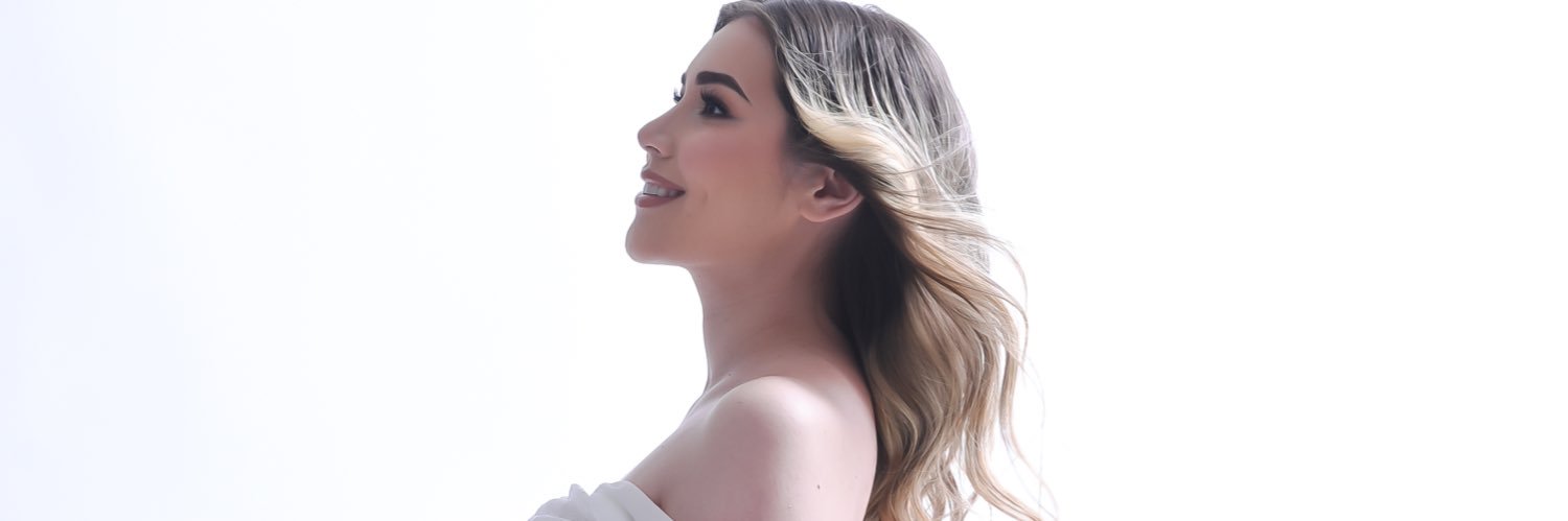 28Alinamtz's profile banner image