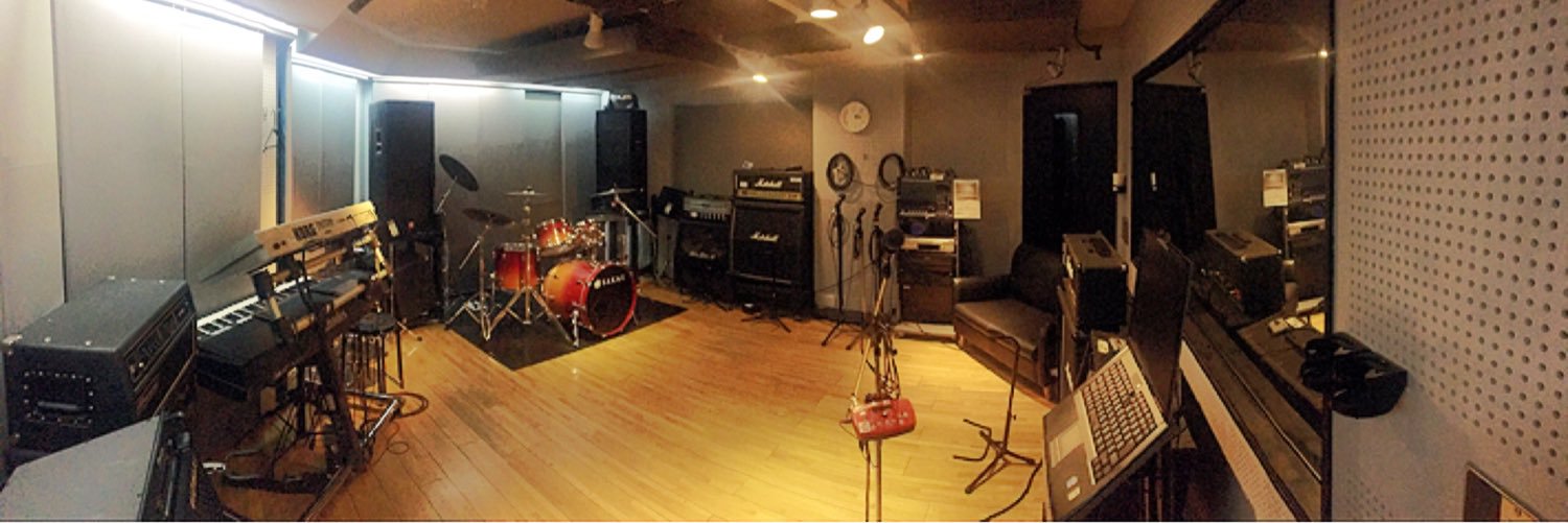 studioBIRDLAND's profile banner image