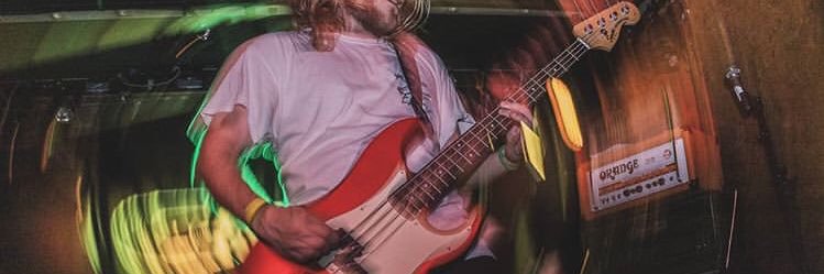 Un Día Menos Fest banner