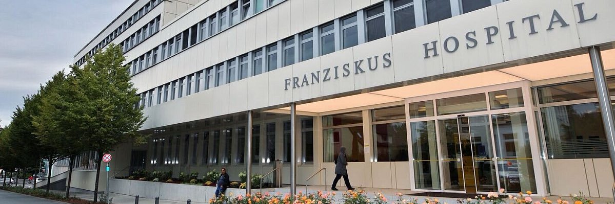 Dr. Sanam 🕊️صنم banner