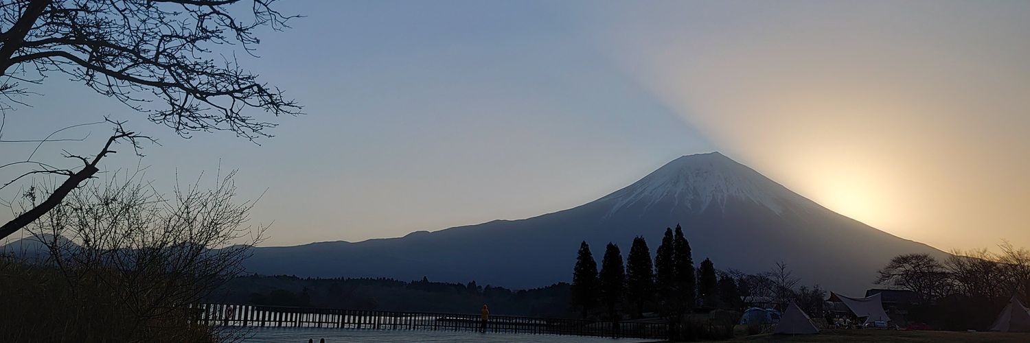 tosh1102's profile banner image