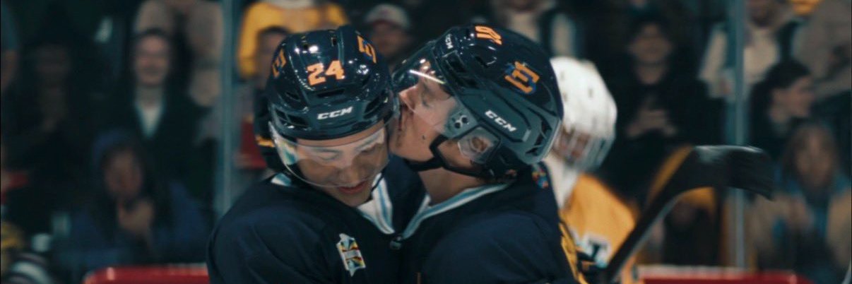 katie 🏒🐝 banner