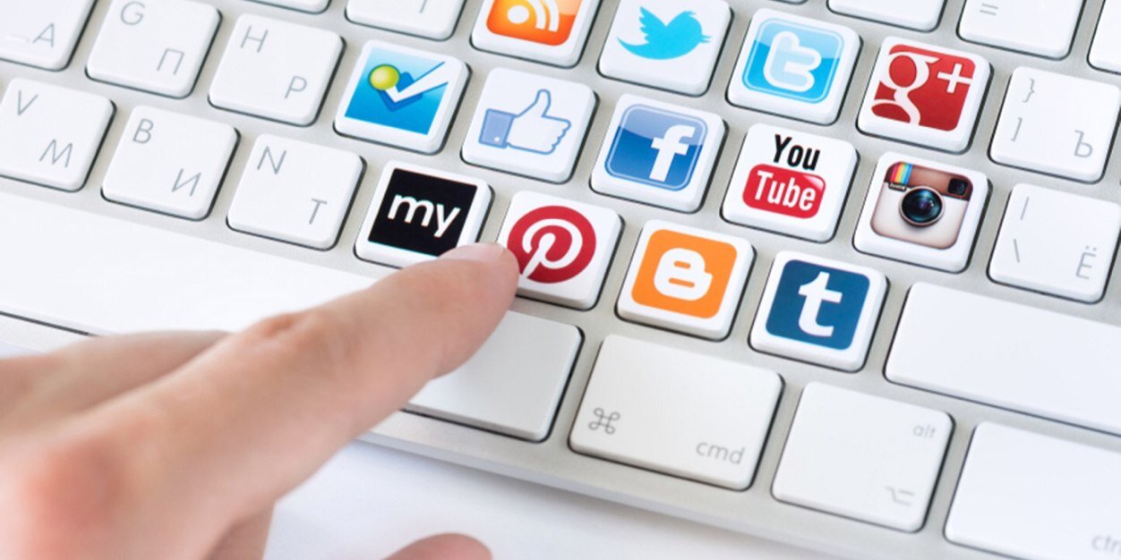 SocialSmartEC's profile banner image