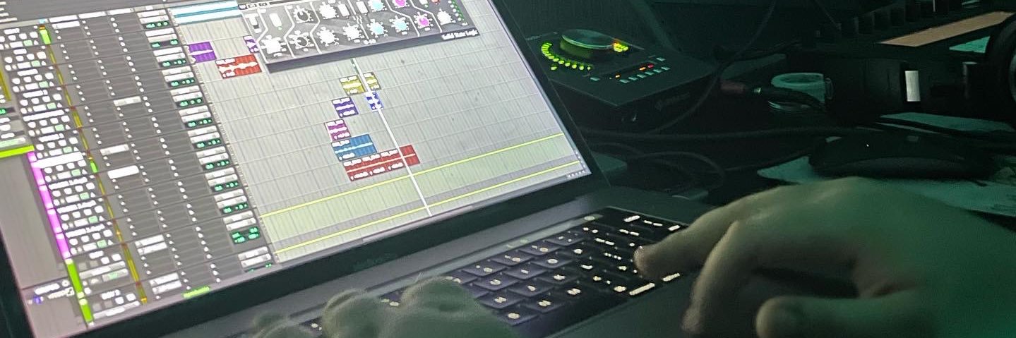 Héctor D. Terán M. banner