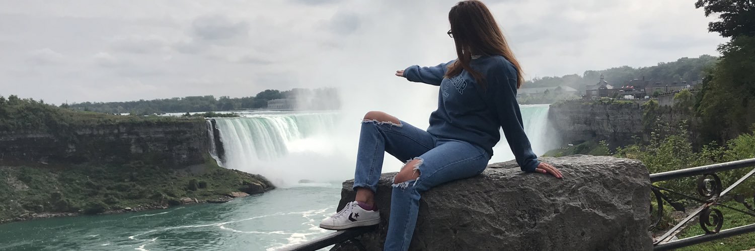 ashleyeverett21's profile banner image