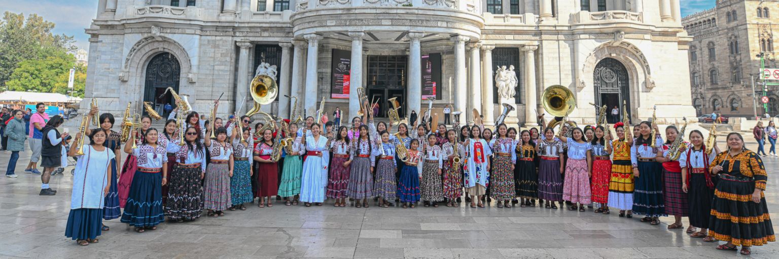 Banda Femenil Regional Mujeres del Viento Florido banner