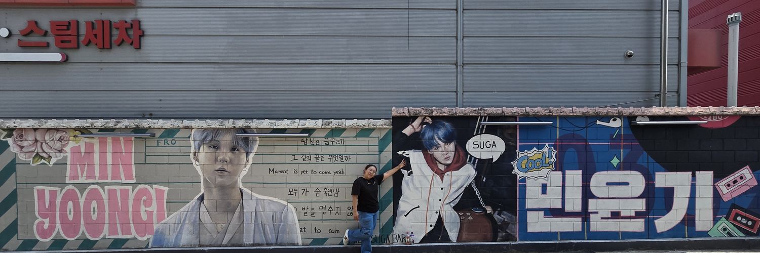 Woo ⟭⟬ banner