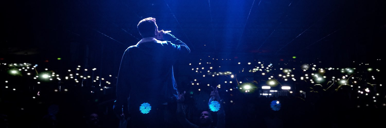 DetoxMoe's profile banner image