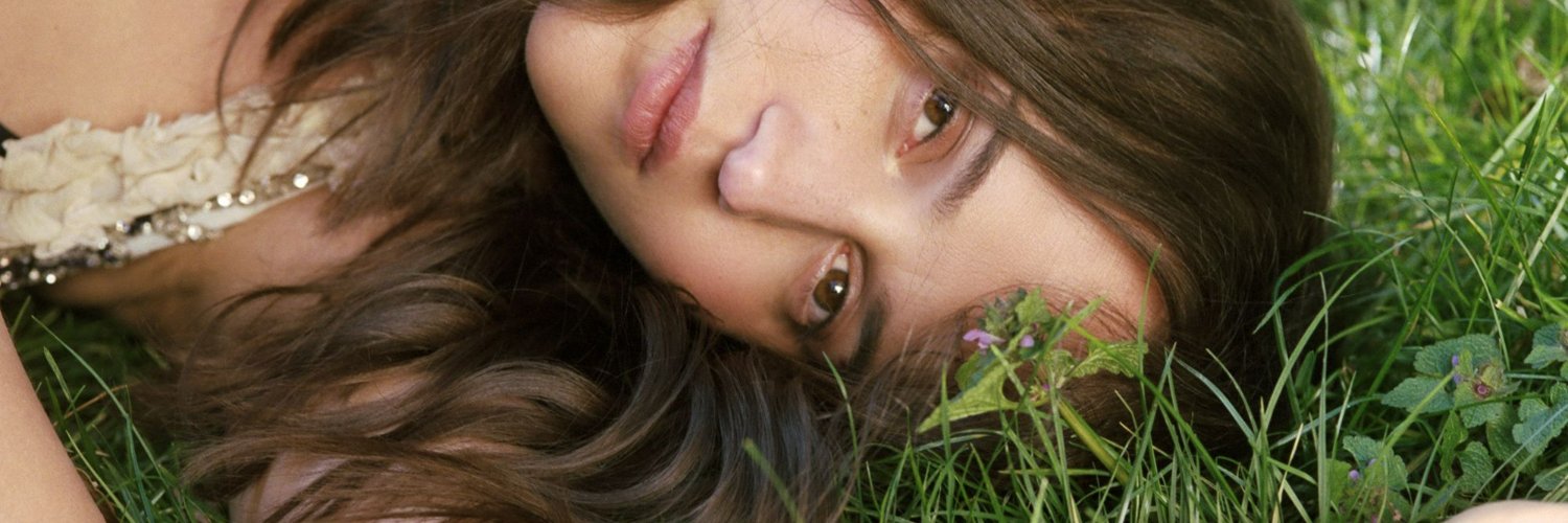 _aliciavikander's profile banner image