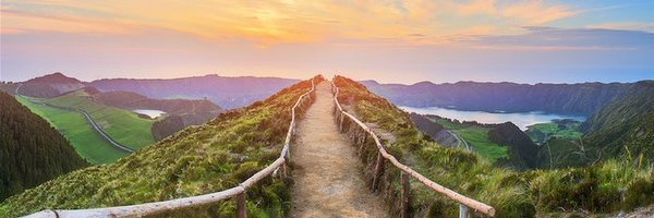 QueenalR Profile Banner