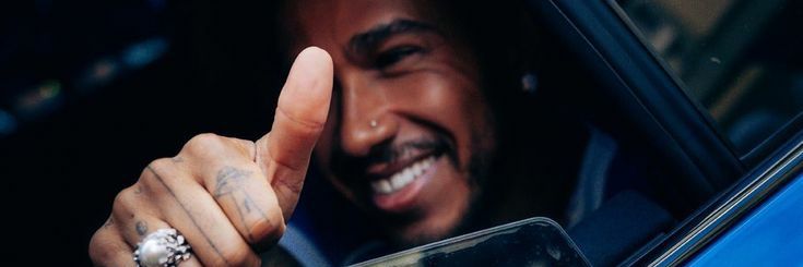 ۫ banner